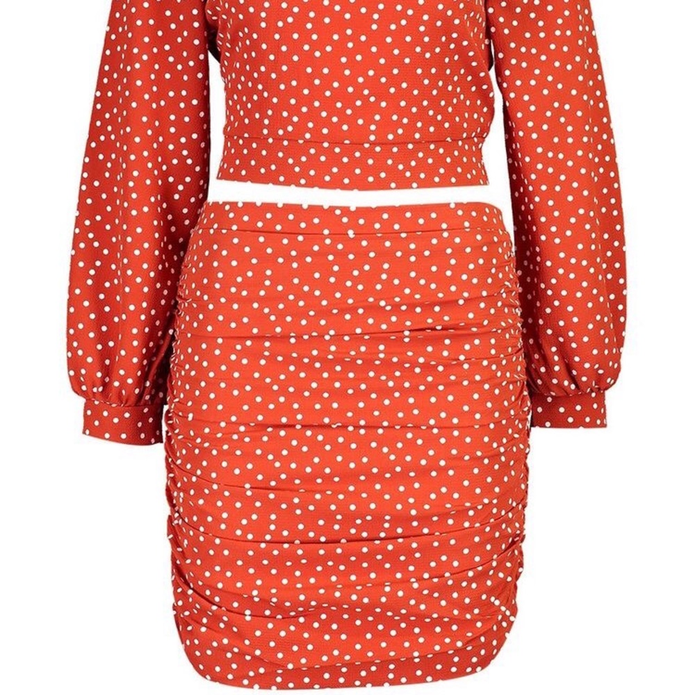 ISO 👀 looking 🧡Only need the bottom skirt🧡 - Picture 2 of 5